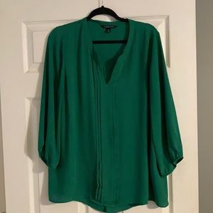 Women’s 2X green top